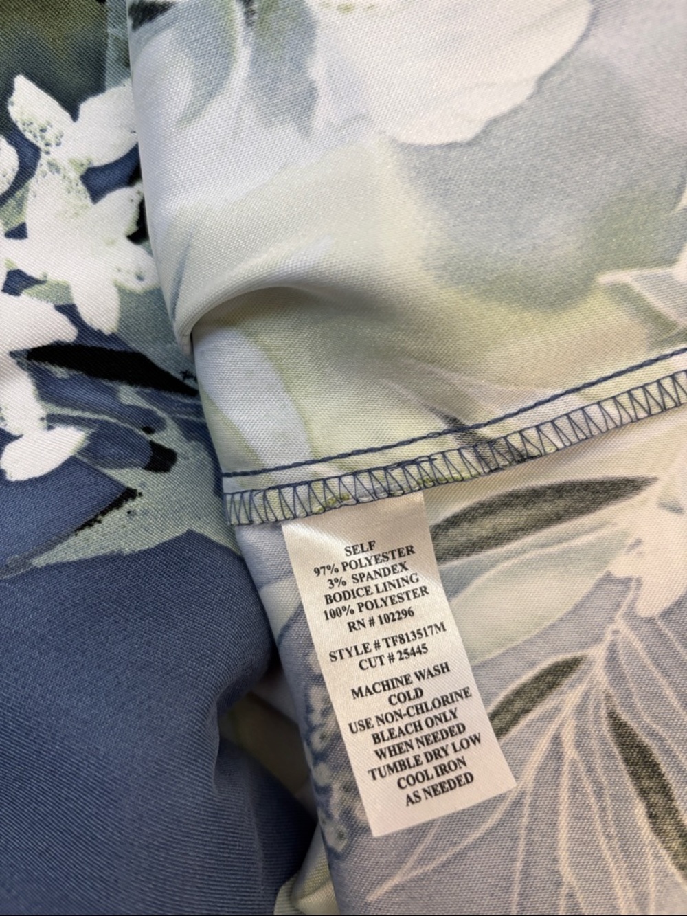 Connected Apparel green and blue tropical print sleeveless sheath dress. Size 16 - Picture 9 of 17